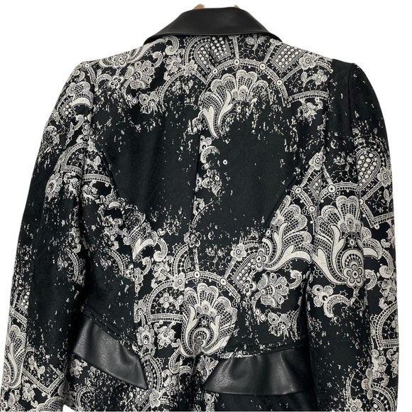Elegant Black and White Paisley Blazer - Picture 8 of 13
